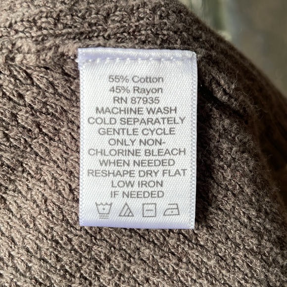 Excellent condition. Textured knit. Mid weight. - Picture 3 of 3